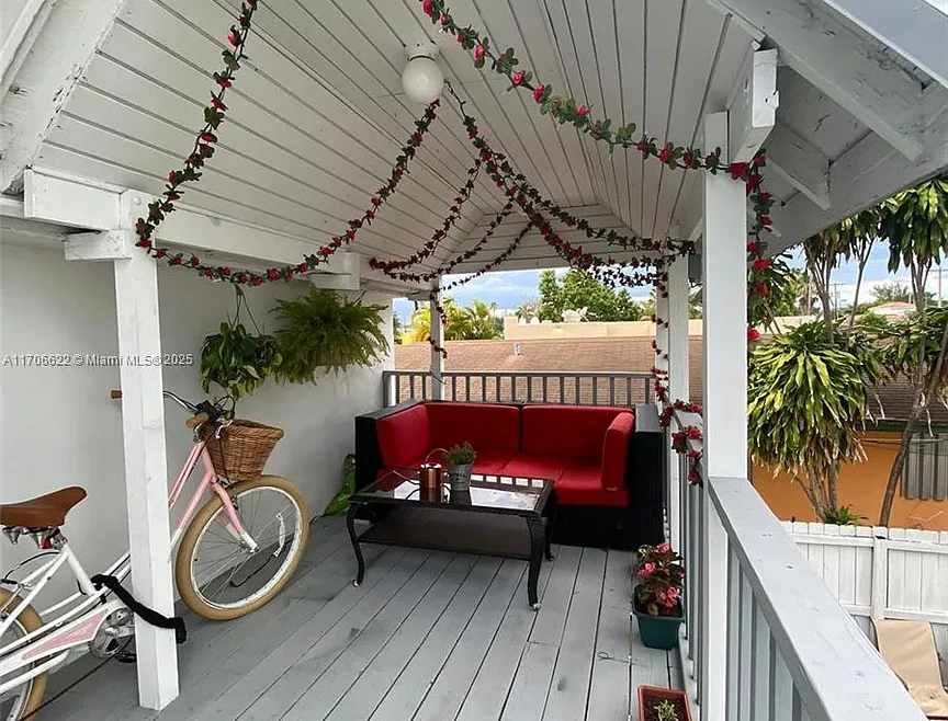Craftsman-Style Bungalow Just Leased